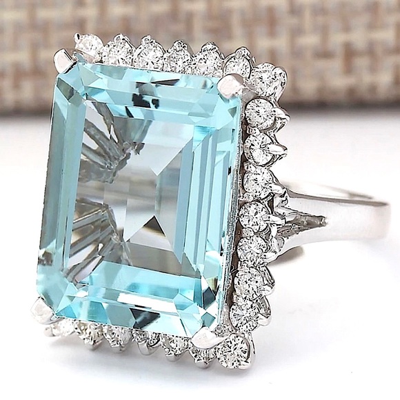 Large Aquamarine-Crystal Party Ring - Picture 2 of 6
